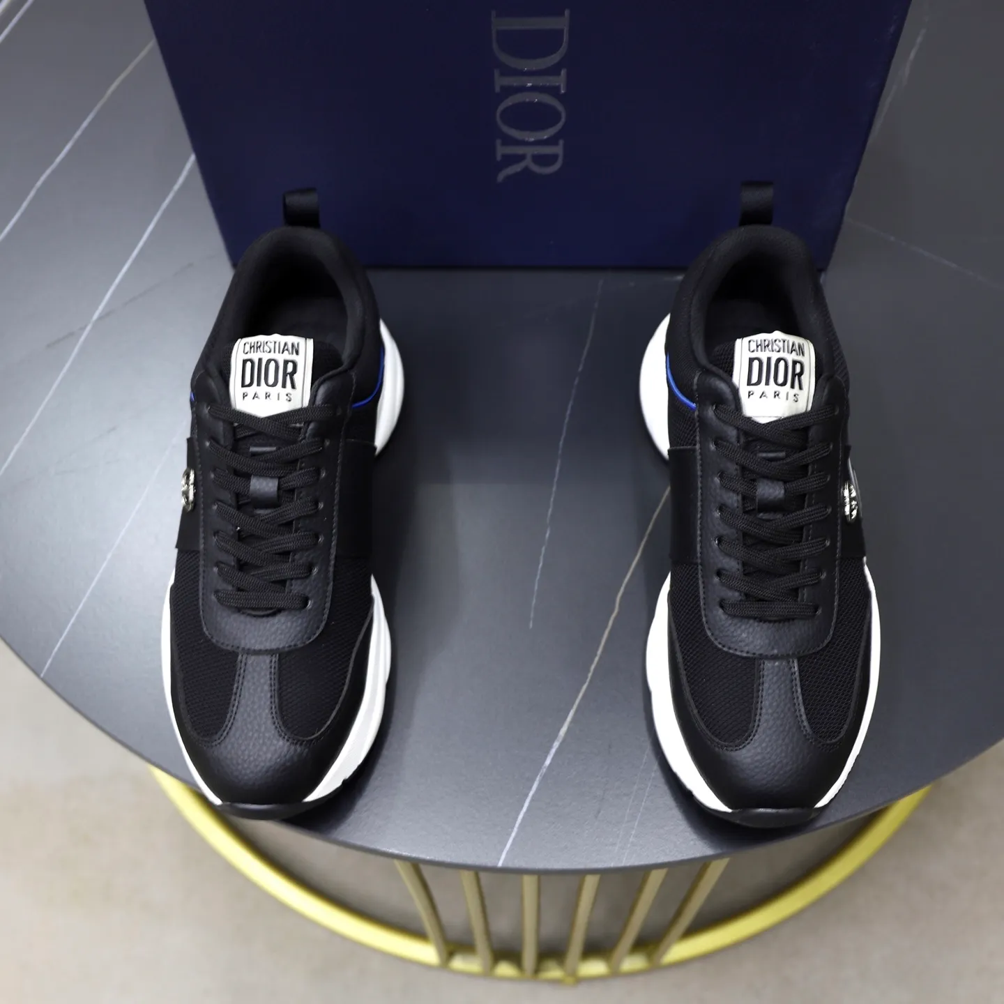Ex-factory price: 462💰🙅‍♂️🙅‍♂️🙅‍♂️ Brand: Dior DIOR Standard code: 38-44 (45 customized) Grade: Same as the official website Material: Original leather splicing Comfortable and breathable lining Original wear-resistant outsole Style category: Men's fashionable casual shoes Running sneakers Noble luxury brand elements Top luxury Color: actual picture color